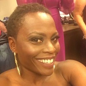 Meet your Posher, Roxanne